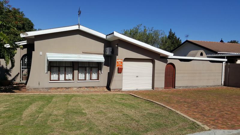 To Let 3 Bedroom Property for Rent in Bo Oakdale Western Cape